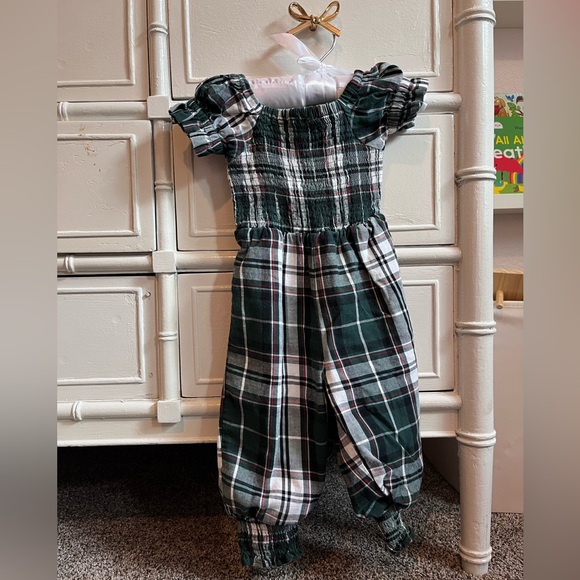 Smocked romper with bubble sleeves/one piece - Picture 1 of 3